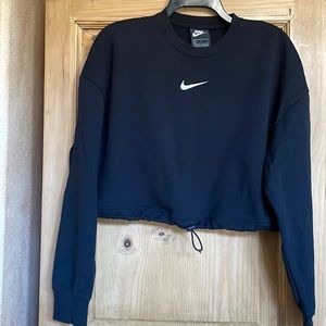 NWOT NIKE CROP SWEATSHIRT
